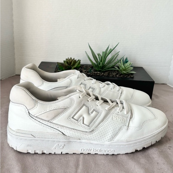 New Balance Other - MENS NEW BALANCE WHITE BASKETBALL 650 R
DESIGN LOW TOP LACE UP SZ 16